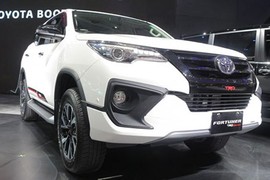 Toyota Fortuner TRD Sportivo 2017 giá gần 1 tỷ đồng